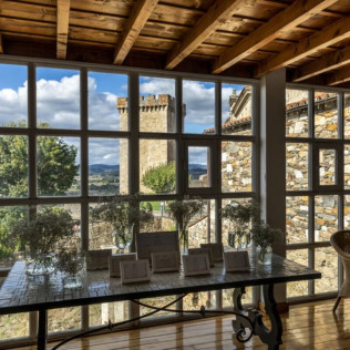 Mesa para dos: Comida o Cena para dos personas en Parador de Monforte de Lemos (Lugo)