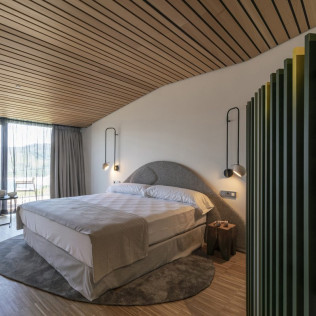 Escapada con Desayuno y Comida o Cena para dos personas en Parador Costa da Morte (Muxía, A Coruña)