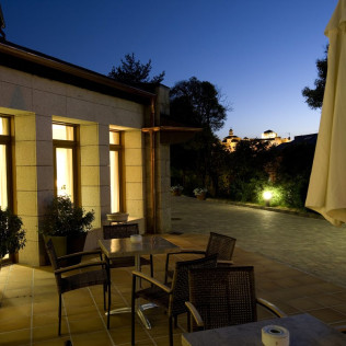 Escapada con Desayuno y Comida o Cena para dos personas en Parador de Puebla de Sanabria (Zamora)