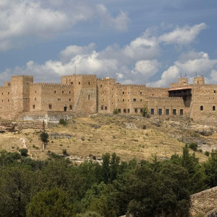 Escapada con Desayuno y Comida o Cena para dos personas en Parador de Sigüenza (Guadalajara)