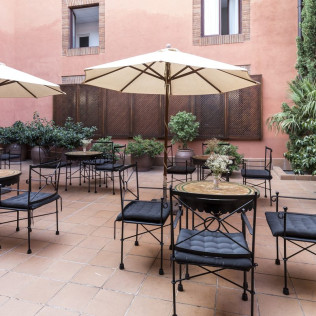 Escapada con Desayuno y Comida o Cena para dos personas en Parador de Tordesillas (Valladolid)