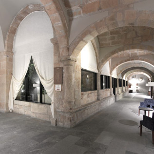 Escapada con Desayuno y Comida o Cena para dos personas en Parador de Trujillo (Cáceres)
