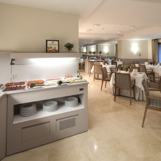 Escapada con Desayuno y Comida o Cena para dos personas en Parador de Villafranca del Bierzo (León)