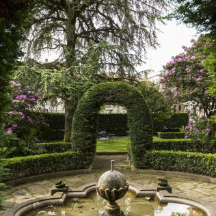 Mesa para dos: Comida o Cena para dos personas en Parador de Pontevedra (Pontevedra)