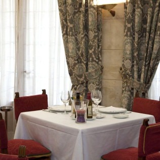 Mesa para dos: Comida o Cena para dos personas en Parador de Santo Domingo de la Calzada (La Rioja)