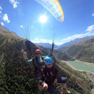 Vuelo en Parapente Biplaza Térmico con Vídeo (El Pueyo de Jaca, Huesca)