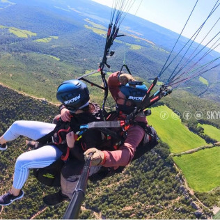 Vuelo en Parapente con Práctica de Pilotaje y Maniobras Acrobáticas (Ódena, Barcelona)