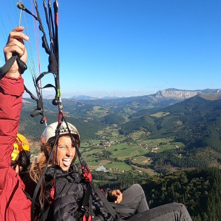 Vuelo en Parapente con Fotos y Vídeo (Orduña, Vizcaya) 