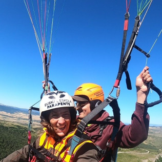 Vuelo en Parapente con Fotos y Vídeo (Orduña, Vizcaya) 