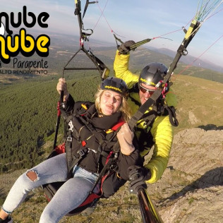 Vuelo Panorámico en Parapente desde los Altos de la Sierra (Segovia)