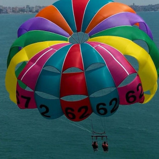 Parasailing (Aguadulce, Almería)