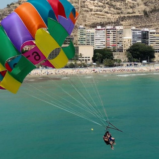 Parasailing (Aguadulce, Almería)