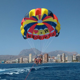 Parasailing (Benidorm, Alicante)