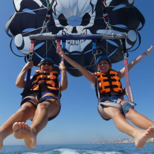 Parasailing para dos en Benalmádena (Málaga)