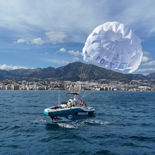 Parasailing (Fuengirola, Málaga)
