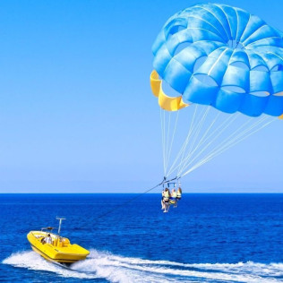 Parasailing (Fuengirola, Málaga)