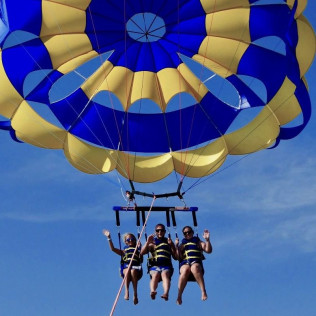 Vuelo en Parasailing desde el Port Fòrum (Barcelona)