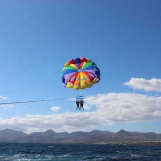 Parascending (Lanzarote)