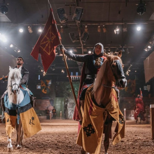 Pase VIP: Cena con Espectáculo en Desafío Medieval (El Albir, Alicante)