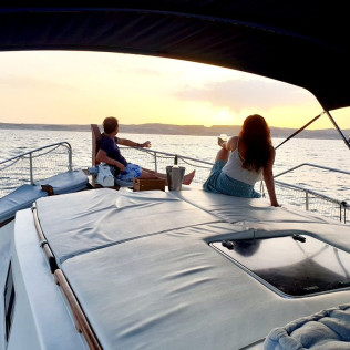 Paseo al Atardecer y Noche en Barco para dos (Estepona, Málaga)