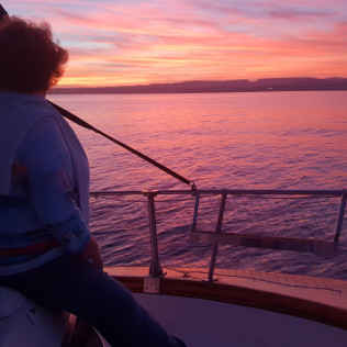 Paseo al Atardecer y Noche en Barco para dos (Estepona, Málaga)