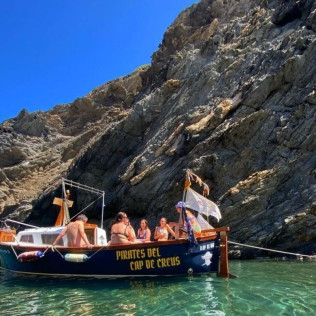 Paseo en Barca, Yoga y Desayuno en el Cap de Creus (Girona)