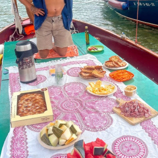 Paseo en Barca, Yoga y Desayuno en el Cap de Creus (Girona)