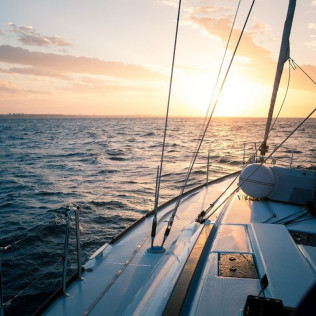 Paseo en Barco Privado para dos para ver la Puesta de Sol en la Bahía de Cádiz (Cádiz)