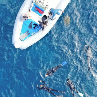 Paseo Romántico en Barco con Copa de Cava, Fotos y Vídeos para dos (La Caleta de Adeje, Tenerife)