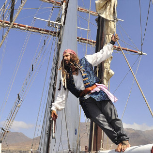 Paseo en Barco Pirata y Baño (Morro Jable, Fuerteventura)