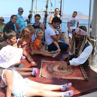 Paseo en Barco Pirata y Baño (Morro Jable, Fuerteventura)