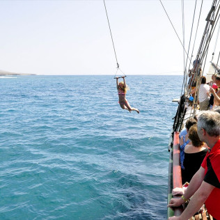 Paseo en Barco Pirata y Baño (Morro Jable, Fuerteventura)