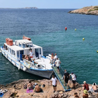 Paseo en Barco Tradicional de Madera con Baño (Ibiza)