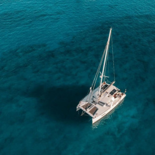 Paseo en Catamarán con Comida (Mallorca)