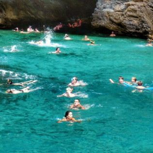 Bay Cruise - Paseo en Catamarán con Baño en Islas Malgrats (Mallorca)