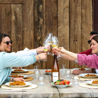 Paseo Guiado con Cata de Vinos y Comida para dos en Clos de Basella (Siurana, Girona)