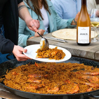 Paseo Guiado con Cata de Vinos y Comida para dos en Clos de Basella (Siurana, Girona)