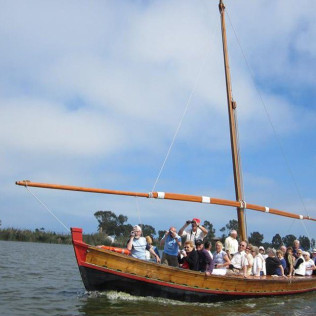Paseo en Barca Guiado por la Albufera con Visita a Barraca (El Palmar, Valencia)