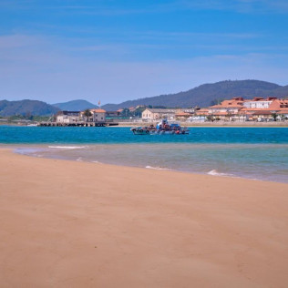 Paseo en Barco y Visita a Fábrica de Anchoas (Santoña, Cantabria)