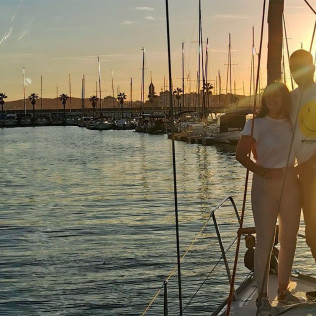 Paseo en Velero al Atardecer para dos (Sitges, Barcelona)