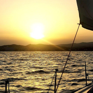 Paseo en Velero al Atardecer para dos (Sitges, Barcelona)