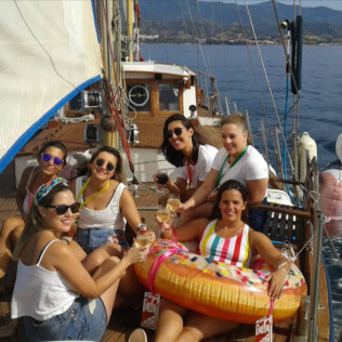 Paseo en Velero con Barra Libre de Bebidas (Estepona, Málaga)