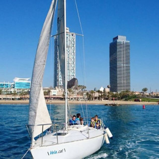 Paseo en Velero por el Litoral Barcelonés (Barcelona)