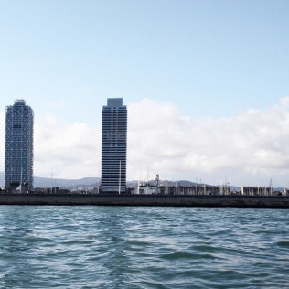 Paseo en Velero por el Litoral Barcelonés (Barcelona)