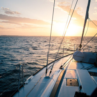 Paseo Privado en Velero para dos (Valencia)