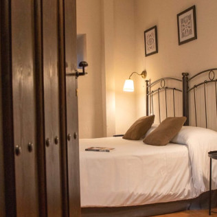 Escapada de 2 Noches con Desayuno en Posada Peña Pintada (Cercedilla, Madrid)