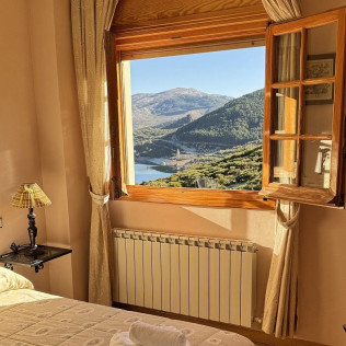Escapada con Desayuno en Hotel Pico Espigüete (Alba de los Cardaños, Palencia)