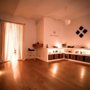 Masaje Royal Thai o Pijat Balinés con Masaje Craneofacial Hot Pindas en Jamu Rituals Spa & Massage (Barcelona)
