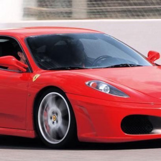 Piloto por un Día en Avioneta con Acompañante y Ferrari en Carretera (Málaga)