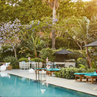 Paquete Pool: Acceso a Piscina y Smoothie en Grand Hyatt Barcelona 5* (Barcelona)